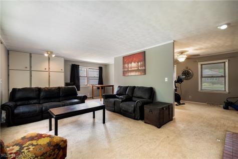 542 Garnette Road Akron OH 44313