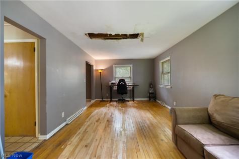 542 Garnette Road Akron OH 44313