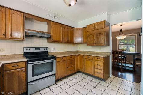 542 Garnette Road Akron OH 44313