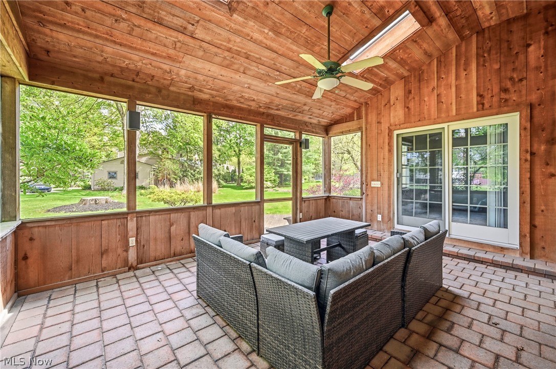 658 Burning Oaks Drive NE Warren OH 44484