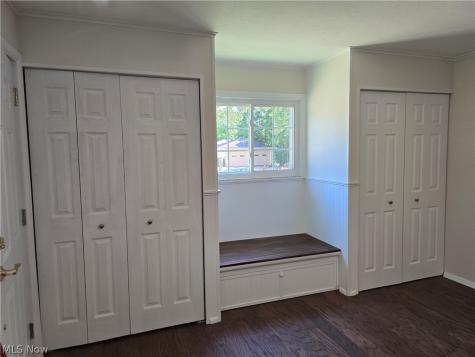 1800 Liberty Drive Akron OH 44313