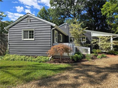 1800 Liberty Drive Akron OH 44313
