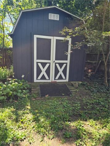1800 Liberty Drive Akron OH 44313