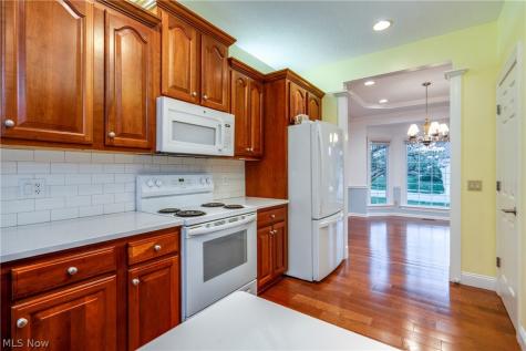 2222 Burberry Street NW North Canton OH 44720