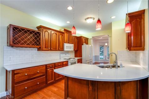 2222 Burberry Street NW North Canton OH 44720