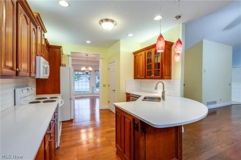 2222 Burberry Street NW North Canton OH 44720