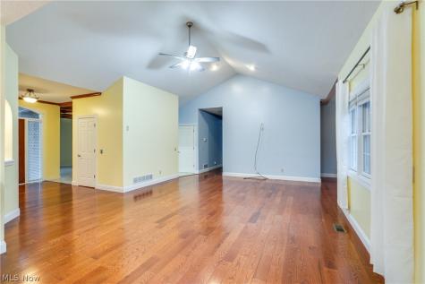 2222 Burberry Street NW North Canton OH 44720