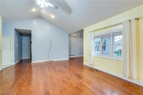 2222 Burberry Street NW North Canton OH 44720
