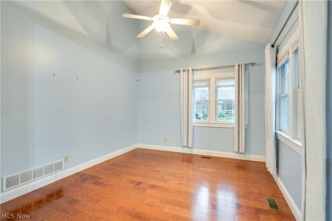 2222 Burberry Street NW North Canton OH 44720