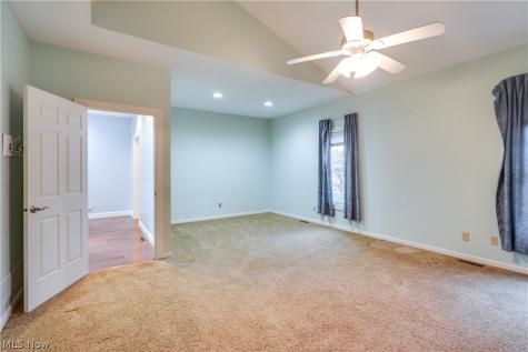 2222 Burberry Street NW North Canton OH 44720