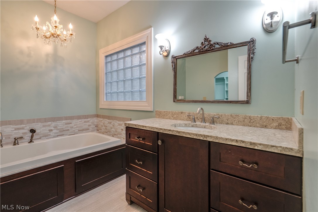 2222 Burberry Street NW North Canton OH 44720