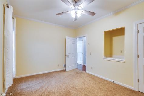 2222 Burberry Street NW North Canton OH 44720
