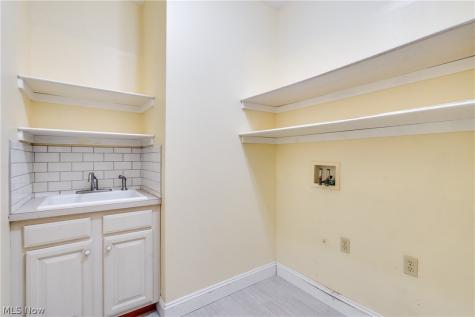 2222 Burberry Street NW North Canton OH 44720