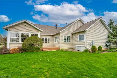2222 Burberry Street NW North Canton OH 44720