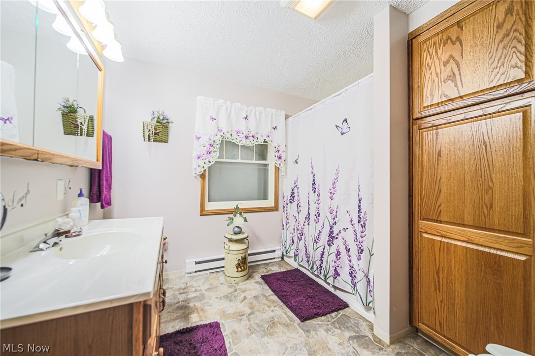 14655 Township Road 213 Lakeville OH 44638