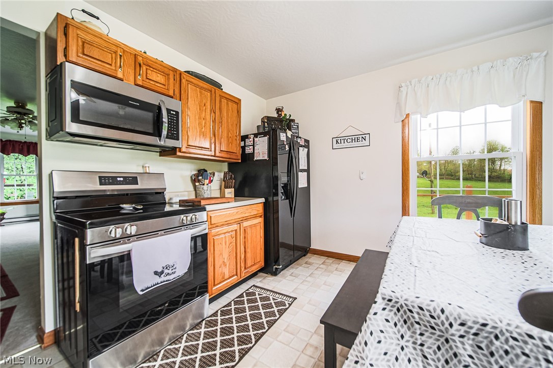 14655 Township Road 213 Lakeville OH 44638