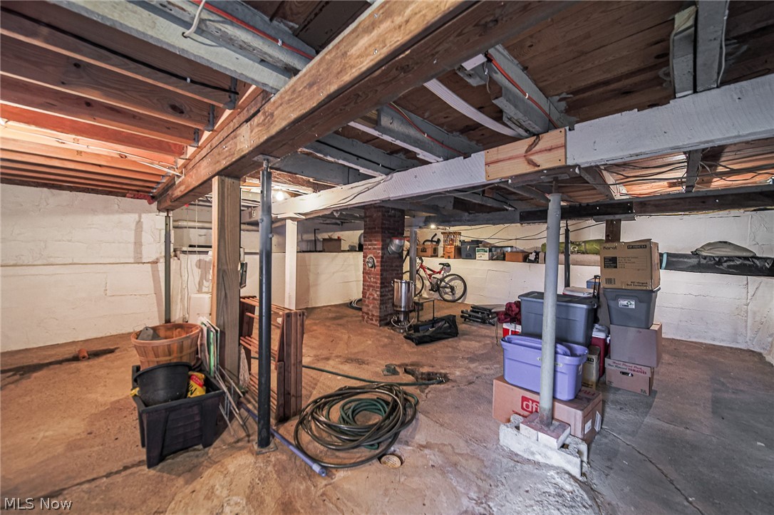 14655 Township Road 213 Lakeville OH 44638
