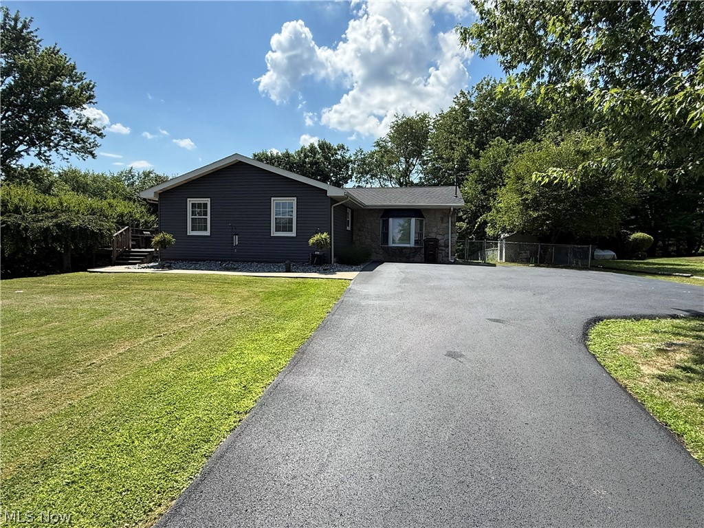 16781 Artistic Drive East Liverpool OH 43920
