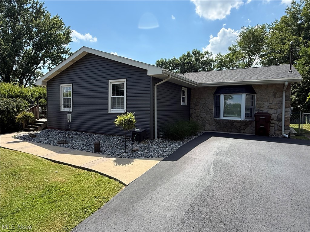 16781 Artistic Drive East Liverpool OH 43920