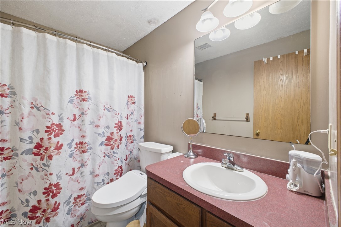 2003 Mahoning Road Deerfield OH 44411