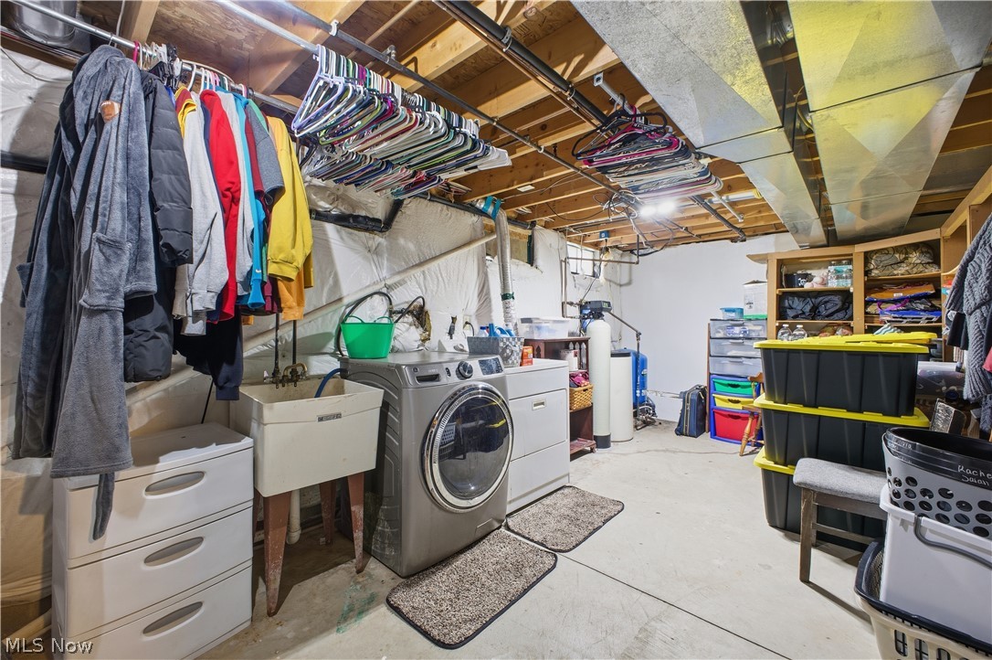 2003 Mahoning Road Deerfield OH 44411