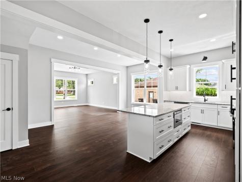 6774 Middlebrook Boulevard Middleburg Heights OH 44130