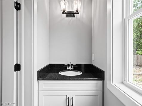 6774 Middlebrook Boulevard Middleburg Heights OH 44130