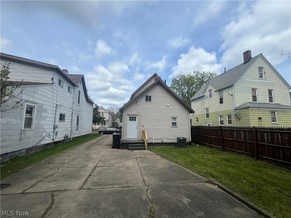 1309 W 87th Street Cleveland OH 44102