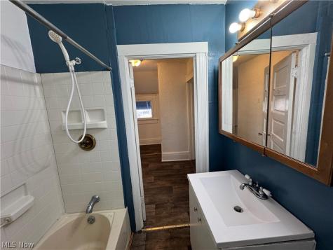 117 Kent Court Akron OH 44305