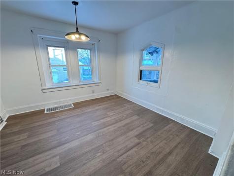 117 Kent Court Akron OH 44305