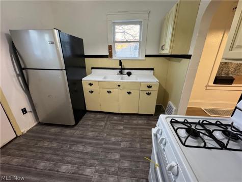 117 Kent Court Akron OH 44305