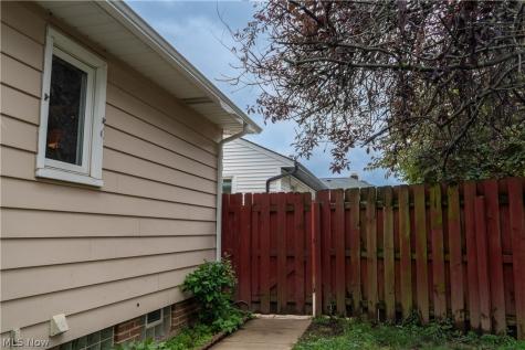 6300 Mandalay Drive Parma Heights OH 44130