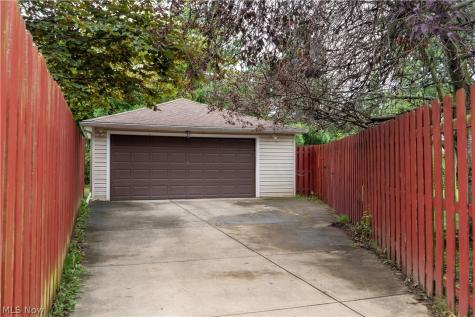 6300 Mandalay Drive Parma Heights OH 44130
