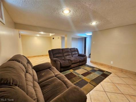 1368 Orlando Avenue Akron OH 44320