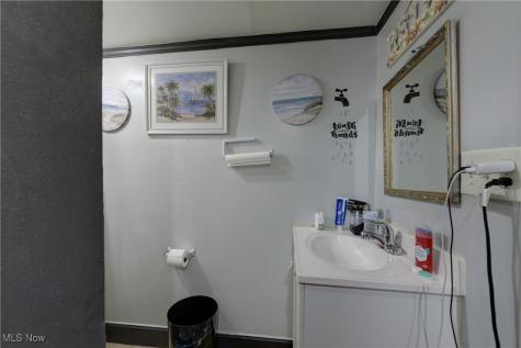 3385 W 94th Street Cleveland OH 44102