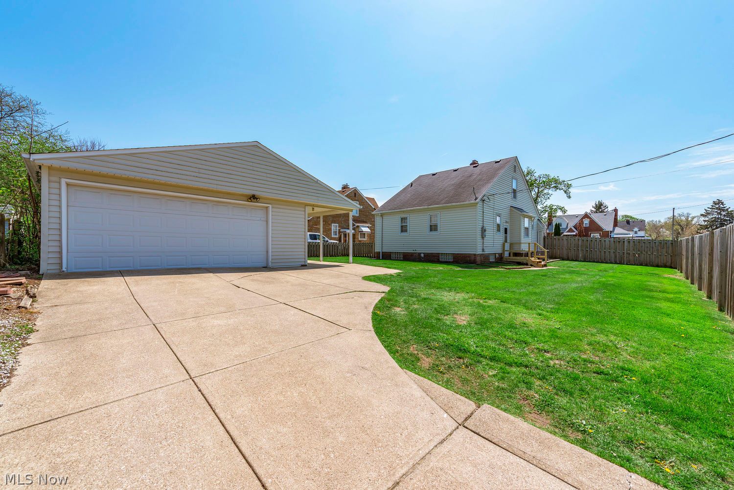 16716 Westdale Avenue Cleveland OH 44135
