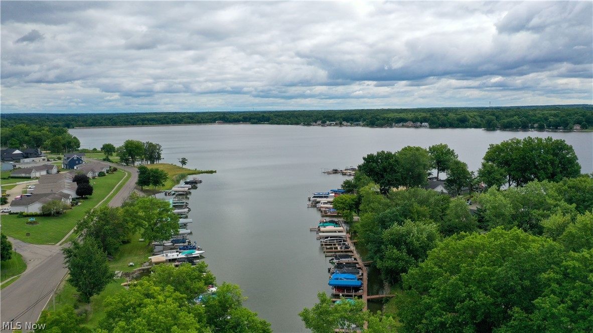 1828 Grandview Road Lake Milton OH 44429