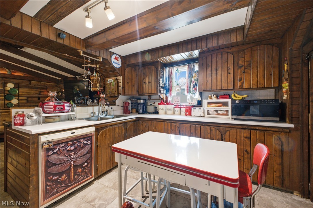 1828 Grandview Road Lake Milton OH 44429