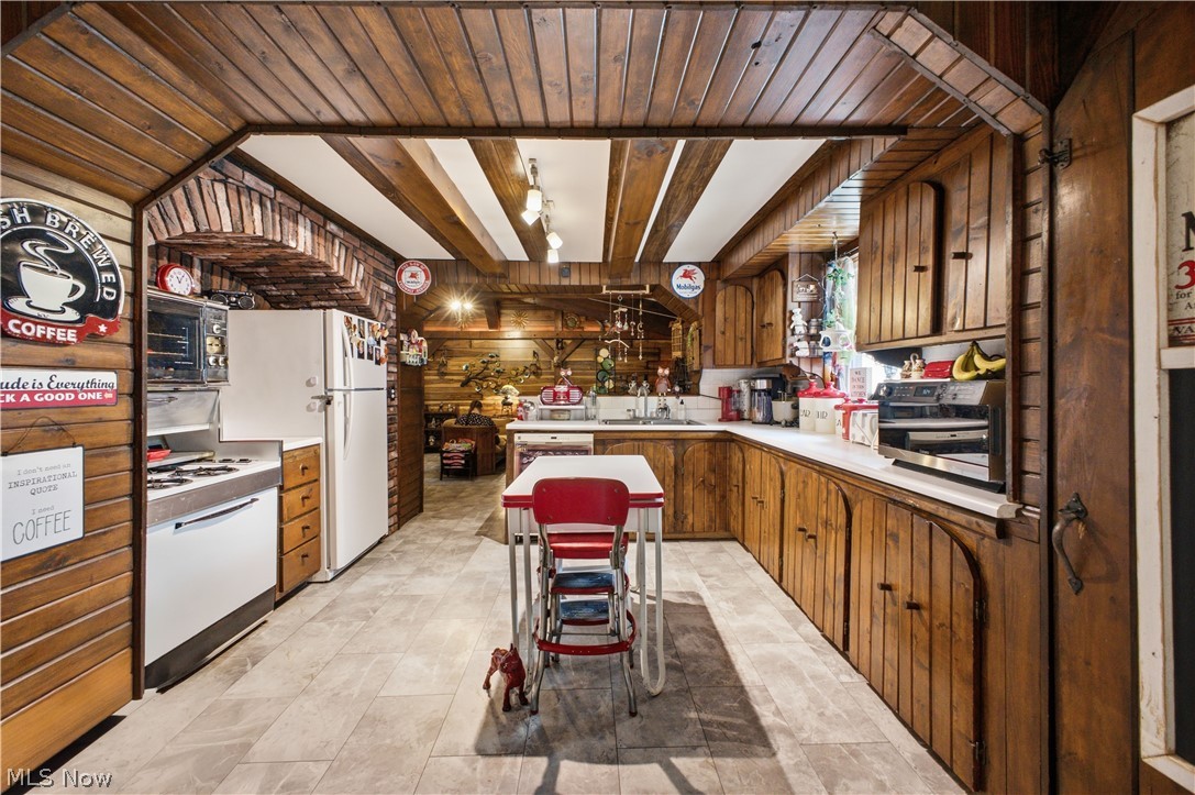 1828 Grandview Road Lake Milton OH 44429