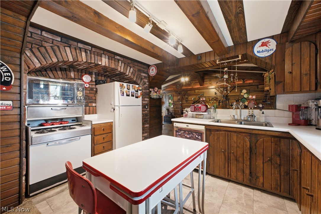 1828 Grandview Road Lake Milton OH 44429