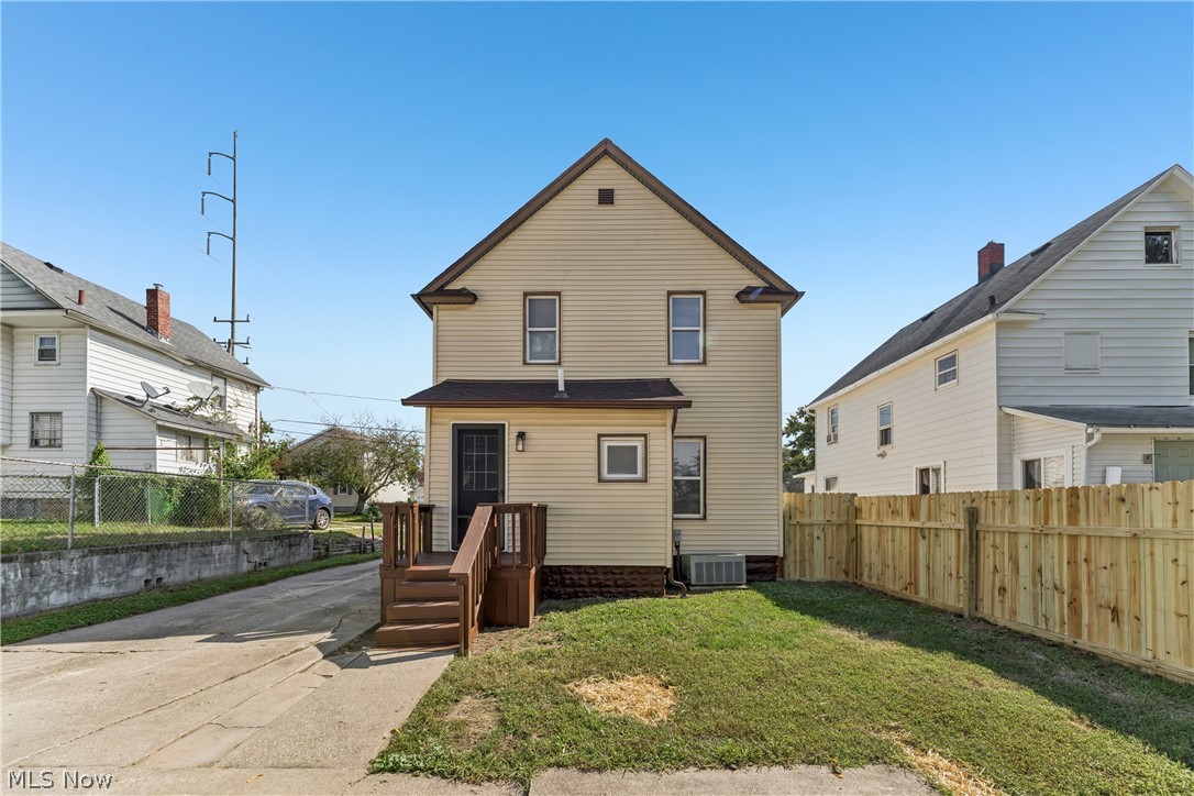 252 17th Street NW Barberton OH 44203