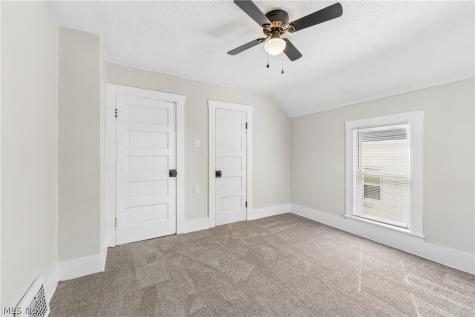 252 17th Street NW Barberton OH 44203