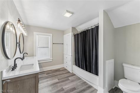 252 17th Street NW Barberton OH 44203