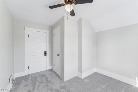 252 17th Street NW Barberton OH 44203