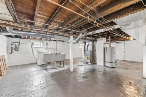 252 17th Street NW Barberton OH 44203