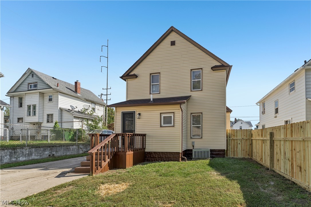 252 17th Street NW Barberton OH 44203