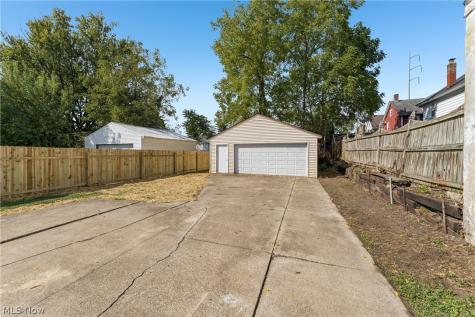 252 17th Street NW Barberton OH 44203