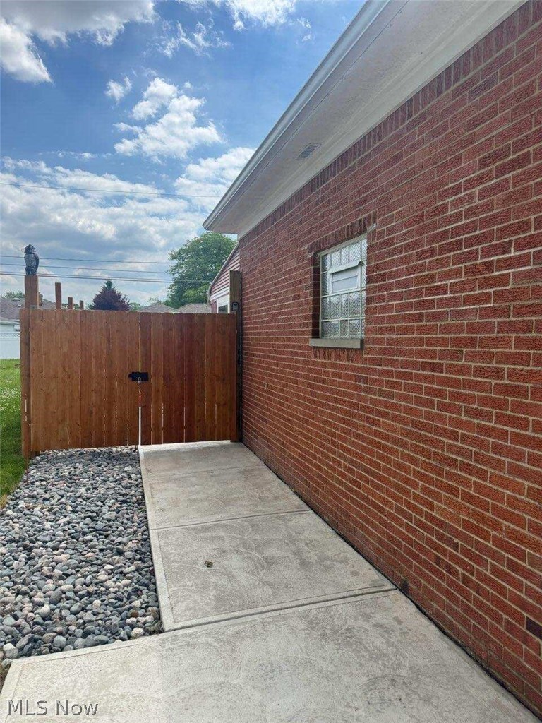 7287 Maplewood Road Parma OH 44130