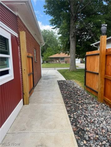 7287 Maplewood Road Parma OH 44130