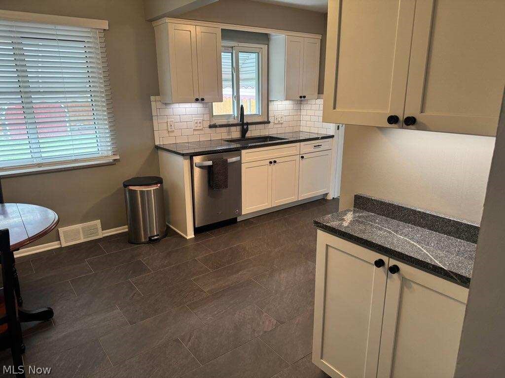 7287 Maplewood Road Parma OH 44130